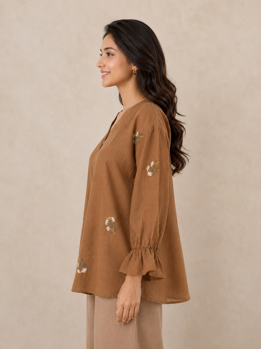 Cinnamon Bloom Embroidered Top - Brown