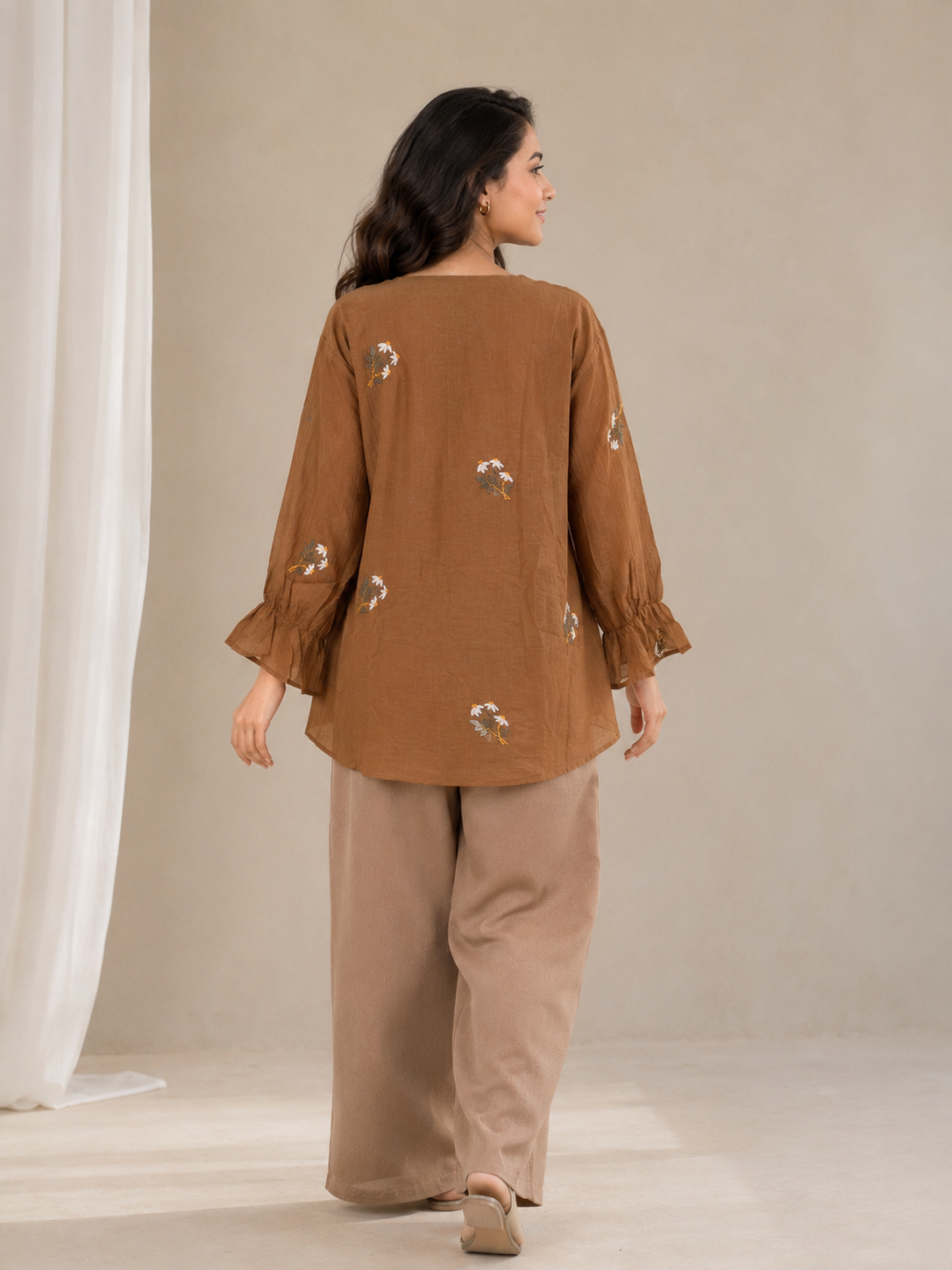 Cinnamon Bloom Embroidered Top - Brown